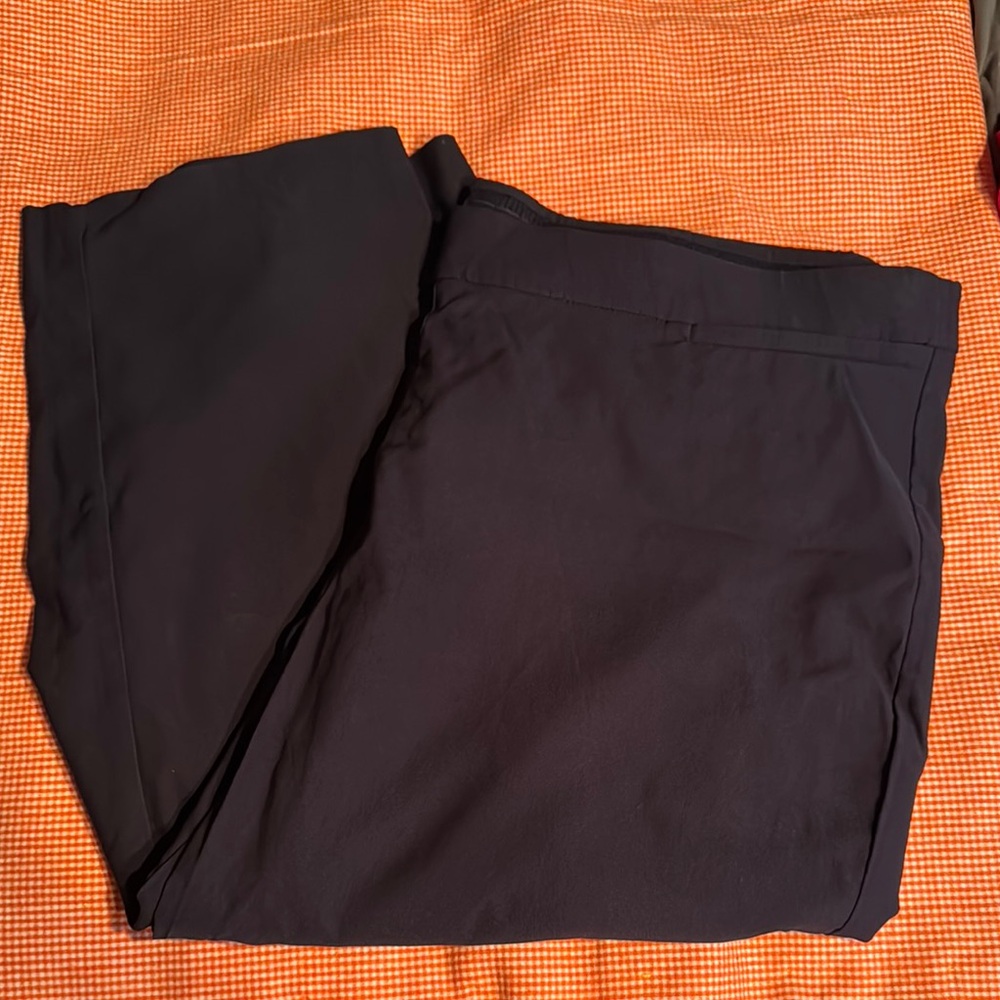 Jones & Co Navy Capris